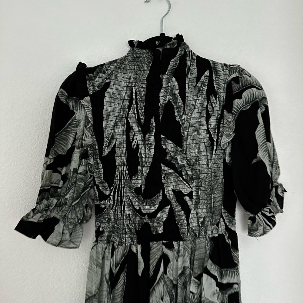 Elliott Los Smocked Mini Dress Mock Neck Black Palm Print Size Small Women’s - Picture 7 of 13